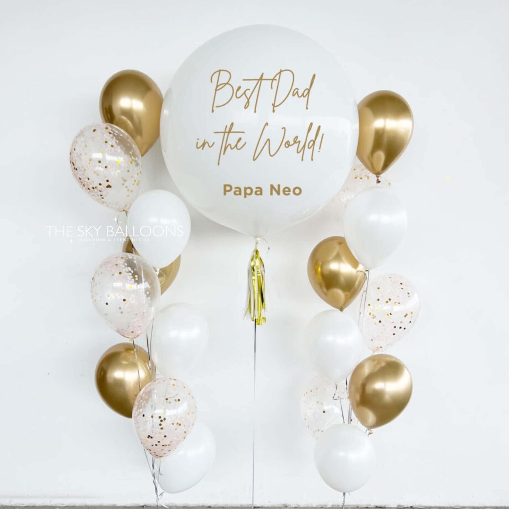 Celebrate Father's Day with our personalized balloons bouquet. Customized just for dad, it's the perfect gift to show your love and appreciation.